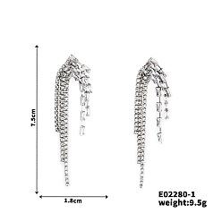 Платина Роскошные винтажные серьги-гвоздики с кисточками во французском стиле и блестящими деталями, платина, 75x18 мм