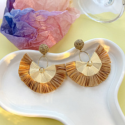 Верблюжий Серьги-гвоздики из сплава рафии в стиле бохо, золотые, верблюжие, 70x65 мм