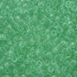 Aguamarina mediana 8/0 transparentes perlas de cristal de la semilla, agujero redondo, colores esmerilado, rondo, aguamarina mediana, 3~4x2~3 mm, agujero: 0.8 mm, sobre 15000 unidades / libra