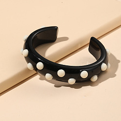Черный Модные пластиковые браслеты-манжеты для женщин, в горошек, чёрные, внутренний диаметр: 2-1/2 дюйм (6.3 см)