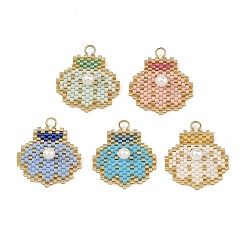 Color mezclado Colgantes de cuentas de semillas de vidrio y perlas de concha, encantos de forma de concha, con 304 anillos de salto abiertos de acero inoxidable, color mezclado, 21x22x6 mm, agujero: 2.5 mm