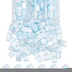 Светло-Голубой 210~240 шт. Стеклянные бусины, 2-луночное, квадратный, Небесно-голубой, 5x4.5~5.5x2~2.5 мм, отверстие : 0.5~0.8 мм