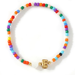 Letter E Красочные круглые браслеты из стеклянного бисера, эластичные, 304 Браслеты из нержавеющей стали с подвесками в виде ракушек для женщин, письмо и сердце, золотые, Письмо E, 6.89 дюйм (17.5 см)