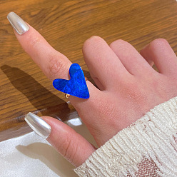 Синий Женские кольца из латуни с акриловыми вставками, золотые, синие, Сердце: 21x20 mm, внутренний диаметр: 18 мм