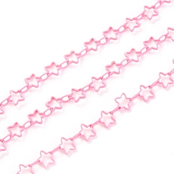 Pink Spritzlackierte Messinggliederketten, mit Spule, gelötet, Stern, rosa, Sterne: 5x5x1 mm, Link: 3.5x2.5x0.5 mm, 32.8 Fuß(10m)/Rolle