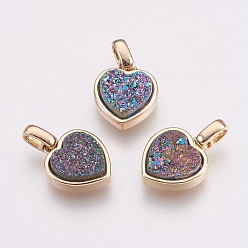 Разноцветный Естественно druzy агат подвески, с латунной фурнитурой , сердце, золотые, красочный, 17 мм, отверстие : 2x2.5 мм, Кулон : 12.5x11x4 мм
