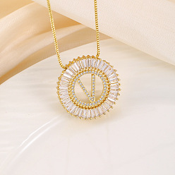 Letter V Кольцо из латуни с прозрачными кубическими цирконами и подвеской в виде буквы, цепочка-коробка, золотые, Буква V, 17.72 дюйм (45 см)