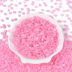 Ярко-Розовый Прозрачные внутри цветные стеклянные бусины, кубические, ярко-розовый, 3.8~4x3.6~4x3.6~4 мм, отверстие : 1.4~1.5 мм, Около 4090 шт / фунт