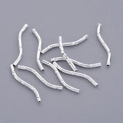 Серебро Бисера латунной трубки, изогнутые, серебряный цвет гальваническим, шириной около 1.5 мм, 21 мм длиной, отверстие : 0.5 мм