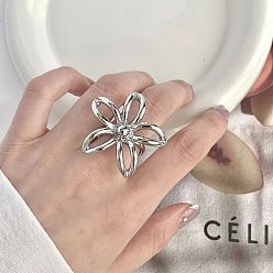 Платина Цветочные латунные манжеты для женщин, платина, внутренний диаметр: регулируемый