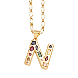 Letter N Подвеска-колье с инициалом из латуни, украшенная разноцветными кубическими циркониями., золотые, Письмо N, 17.32 дюйм (44 см), Кулон : 15x19 мм
