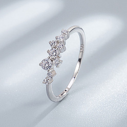 Платина 925 женские кольца из стерлингового серебра с микропаве из прозрачных кубических цирконий, форма дыхания младенца, платина, размер США 6 (16.5 мм)