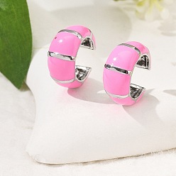 Платина Серьги-каффы в форме буквы С из латуни, с эмалью, платина, 15x7.5 мм