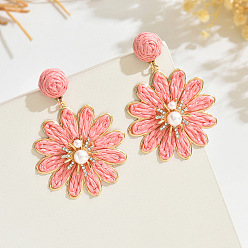 Светло-Коралловый Серьги-гвоздики из цветочного сплава из рафии, с пластиковым жемчугом и хрустальными стразами, золотые, свет коралловый, 60x45 мм
