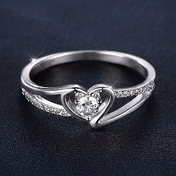 Платина Кольца для пальцев в форме сердца из латуни с микропаве из прозрачных кубических цирконий, платина, размер США 6 (16.5 мм)