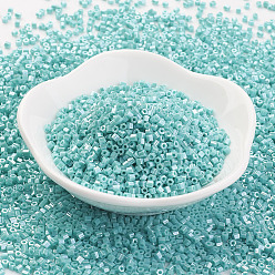 (132) Opaque Luster Turquoise Японский бисер toho, 11/0, два среза шестиугольника, (132) матовый глянец бирюзовый, 2x2 мм, отверстие : 0.6 мм, Около 44000 шт / фунт