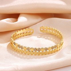 Золотой Браслеты-манжеты из латуни с сотовой структурой и микропаве из прозрачных кубических цирконий, золотые, внутренний диаметр: 2-3/8 дюйм (6 см)