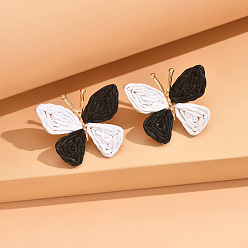 Черный Серьги-гвоздики в виде бабочек из сплава и рафии, золотые, чёрные, 34 мм