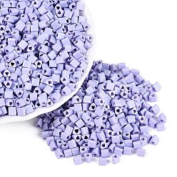 Lilas Perles de rocaille en verre de peinture de cuisson, triangle, trou de triangle, lilas, 3.5x3.5x3.5mm, Trou: 1.2~1.4mm, environ 7250 pcs / livre