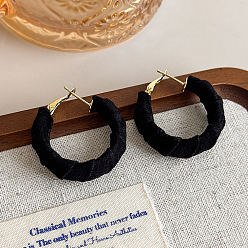 Черный Серьги-кольца из бархатного сплава в форме буквы С, с результатами железной серьги, золотые, чёрные, 30x10 мм
