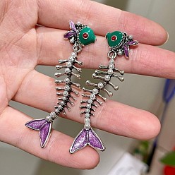 Серебро Серьги-гвоздики из искусственного жемчуга в форме рыбьей кости, с эмалью, серебряные, 60 мм