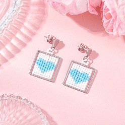 Небесно-голубой Серьги-гвоздики с подвесками в форме сердца из квадратного стеклянного бисера ручной работы, цвет нержавеющей стали, голубой, 33.5x20.5 мм