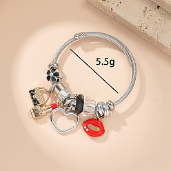Красный Регулируемые европейские браслеты из нержавеющей стали, браслеты с подвесками для женщин, сердце и помада и губы, со сплавом, стразами и эмалью, красные, внутренний диаметр: 2-1/8 дюйм (5.5 см)