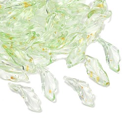 Светло-зеленый Стеклянные подвески, лист, с золотой порошок, светло-зеленый, 25x9.5x3 мм, отверстие : 1.4 мм, Около 952 шт / 1000 г
