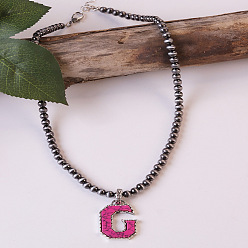 Letter G Ожерелья из круглых пластиковых бусин с инициалом из окрашенной синтетической бирюзы CCB для женщин, темно-розовыми, Буква G, 18.90 дюйм (48 см)