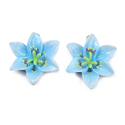 Небесно-голубой Непрозрачные подвески смолы, цветочный шарм, с железной платиной петлей, голубой, 30x26x7 мм, отверстие : 1.8 мм