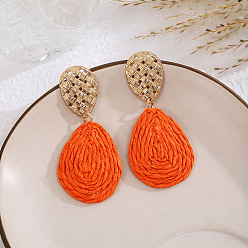 Оранжево-Красный Серьги-гвоздики из рафии и железа в богемном стиле, слеза, золотые, оранжево-красный, 65x29 мм