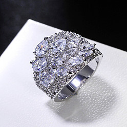 Прозрачный Латунные микро проложить пальцев кольца кубического циркония, цветок, платина, прозрачные, размер США 7 (17.3 мм)