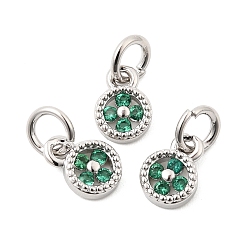 Зеленый Латунные микро проложить кубического циркония подвески, плоский круг с подвеской в виде клевера, без свинца и без кадмия, долговечный, стойки покрытие, платина, зелёные, 8x6x2 мм, Перейти кольцо: 5x1 мм, внутренний диаметр: 3 мм
