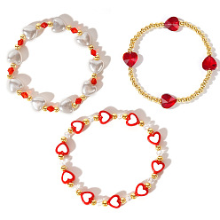 Красный 3 шт. 3 стили богемный стиль набор браслетов в форме сердца, включая эластичный браслет с искусственным жемчугом и латунными бусинами, а также эластичный браслет с акриловыми и латунными бусинами, красные, внутренний диаметр: 6-7/8 дюйм (17.5 см)