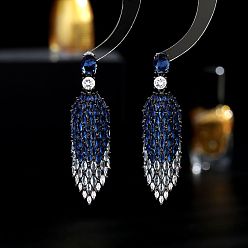 Полуночно-синий Серьги-гвоздики из латуни с микропаве и кубическим цирконием в форме каплевидной формы, чёрные, темно-синий, 66x17 мм