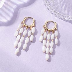 Настоящее золото 18K Латунь люстра серьги, с кисточкой из овальных бусин из окрашенной натуральной ракушки, реальный 18 k позолоченный, 49x19 мм