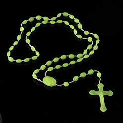 Césped Verde Collar de cuentas de rosario de plástico luminoso, collar con colgante de cruz que brilla en la oscuridad para mujer, verde césped, 21.65 pulgada (55 cm)