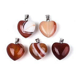 Полосатый Агат Подвески из натурального красного полосатого агата (окрашенного и подвергнутого термической обработке)., сердце прелести, с железной застежкой платинового цвета на дужках, 16~19x15~18x8~10.5 мм, отверстие : 5.5~6x2~2.5 мм