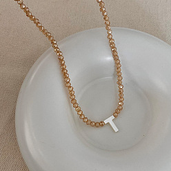 Letter T Подвеска с инициалом из натуральной ракушки, ожерелья с подвеской из стеклянных бусин, с латунными концевыми цепями, золотые, темно-золотистые, Письмо T, 13.98 дюйм (35.5 см)