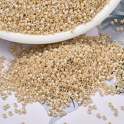 (DB1561) Непрозрачный Грушевый Блеск Бусины miyuki delica, цилиндр, японский бисер, 11/0, непрозрачных цветов lustered, (дб 1561) непрозрачный грушевый блеск, 1.3x1.6 мм, отверстие : 0.8 мм, Около 100000 шт / 500 г