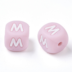 Letter M Пищевые экологически чистые силиконовые бусины, горизонтальное отверстие, стиль письма, кубические, розовые, letter.m, 12x12x12 мм, отверстие : 2 мм