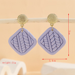 Rhombus Серьги-гвоздики с подвесками из полимерной глины, сплава и дерева., золотые, сирень, ромб, 50x34 мм