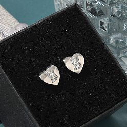 Letter B Серьги-пусеты из латуни с микропаве и прозрачным фианитом, сердце, В письме, 8.5x9.5 мм