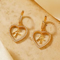 Letter K Латунные серьги-кольца в форме сердца, с четким кубического циркония, золотые, Письмо K, 31x18 мм