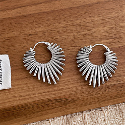 Платина Серьги-кольца из сплава в форме сердца, платина, 34x31 мм