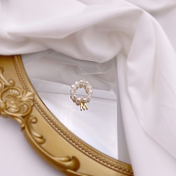 Letter M Перстни из натурального пресноводного жемчуга, с подвеской в виде буквы из сплава золотистого тона, Буква М, внутренний диаметр: 16 мм