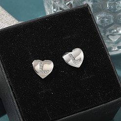 Letter L Серьги-пусеты из латуни с микропаве и прозрачным фианитом, сердце, Письмо L, 8.5x9.5 мм