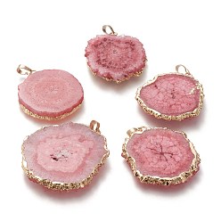 Индийский Красный Кулоны с кристаллами солнечного кварца из окрашенных природных друзов, окантовка, с латунной поручительств, подсолнечник, золотые, Индийская красная, 40~50x30~45x5~6 мм, отверстие : 4x6 мм