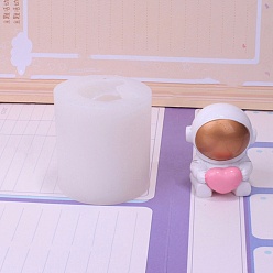 White DIY Silicone Statue Molds, Resin Casting Molds, Clay Craft Mold Tools, Astronaut with Heart, White, 60x65mm