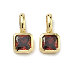 Темно-Красный Латунные микро проложить кубического циркония прелести, квадратных амулеты, без кадмия и без свинца, долговечный, стойки покрытие, реальный 18 k позолоченный, темно-красный, 15x7.5x3.5 мм, отверстие : 6x4 мм